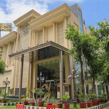 The Grand Parisian Hotell Delhi  Exteriör bild