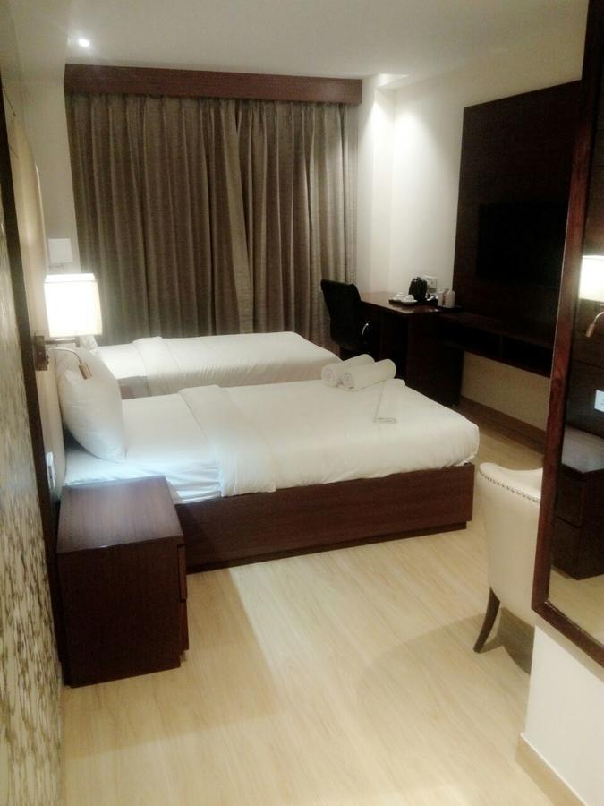 The Grand Parisian Hotell Delhi  Exteriör bild