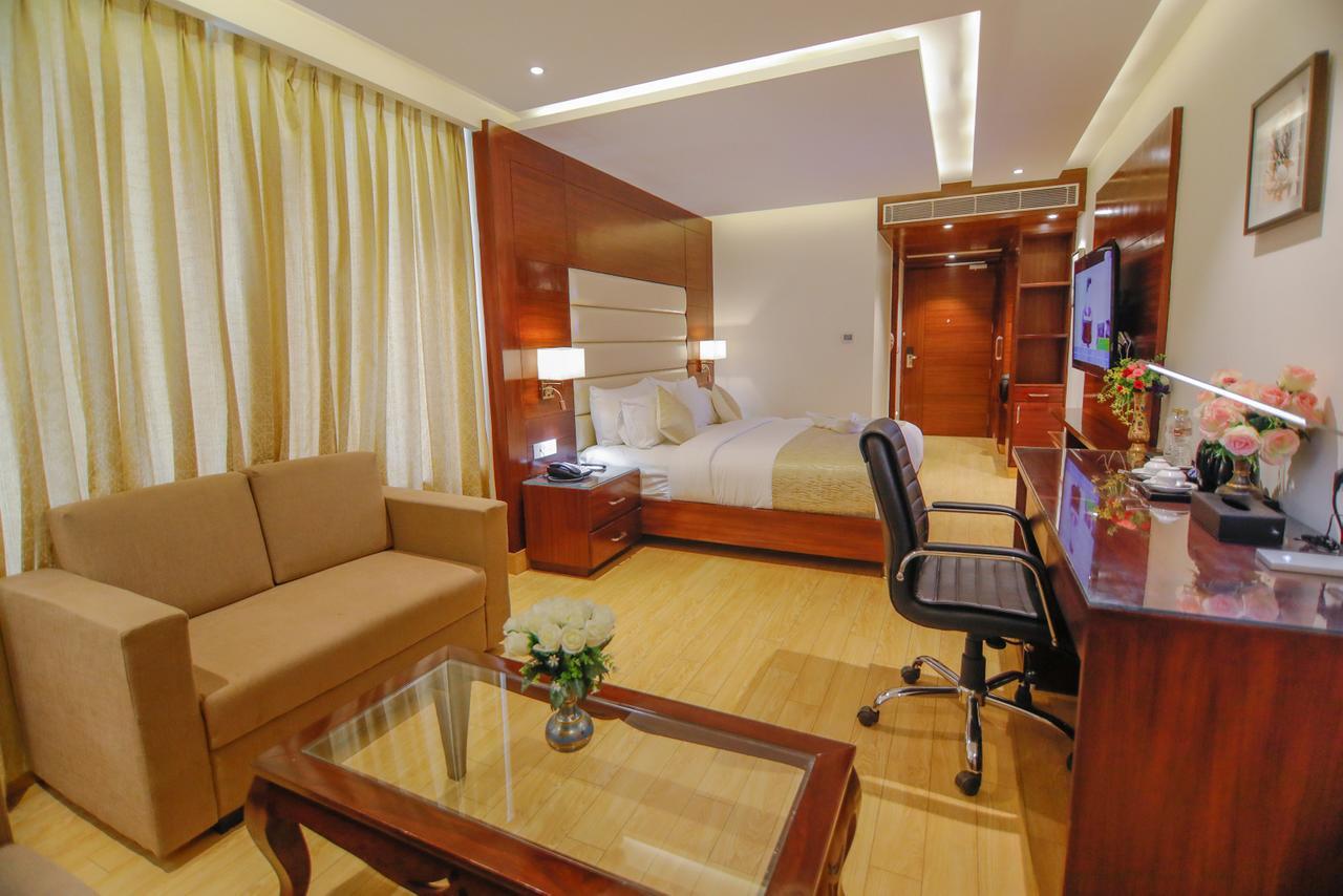 The Grand Parisian Hotell Delhi  Exteriör bild