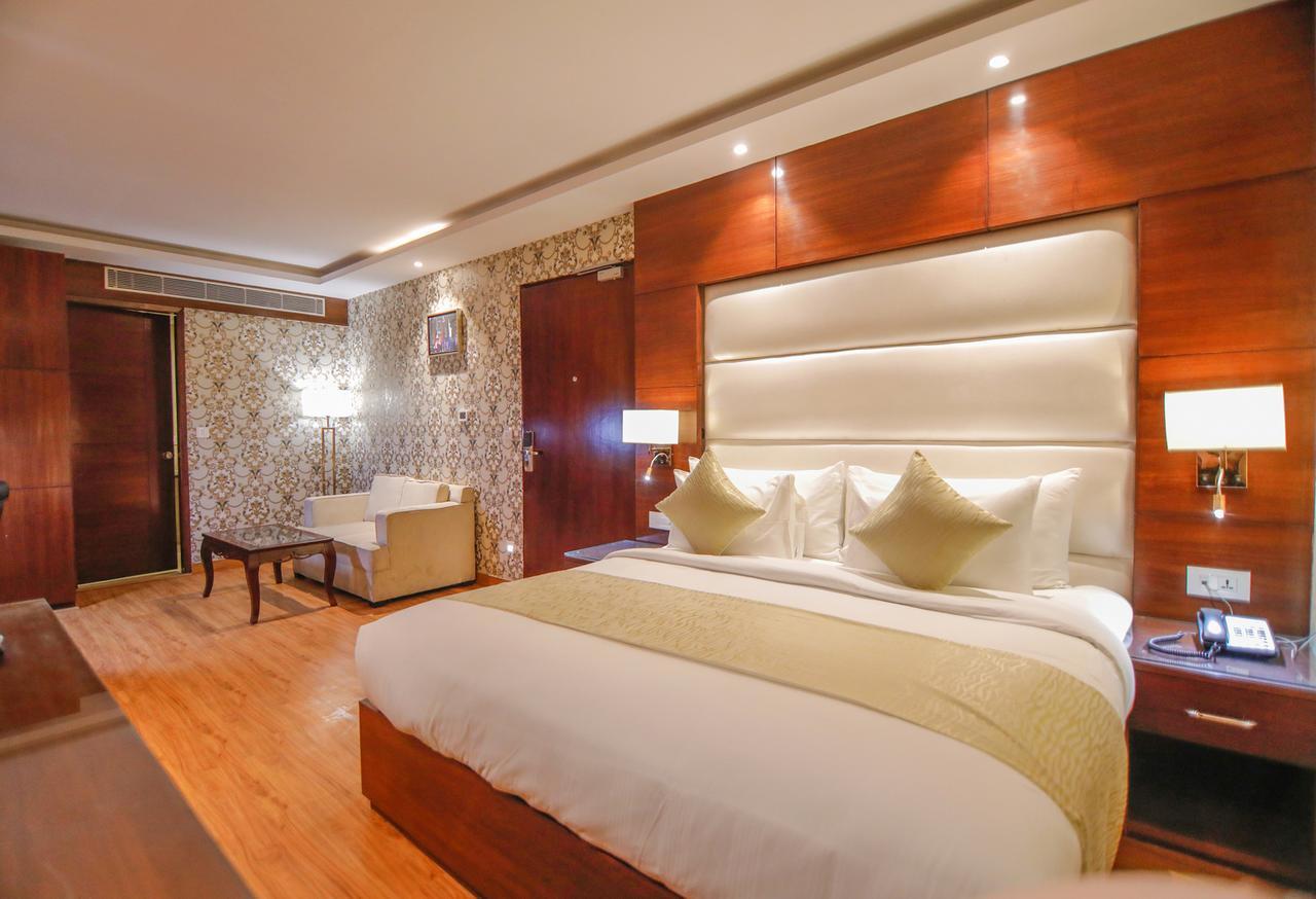 The Grand Parisian Hotell Delhi  Exteriör bild