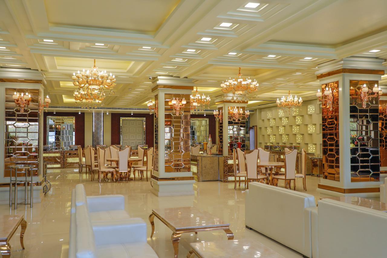 The Grand Parisian Hotell Delhi  Exteriör bild